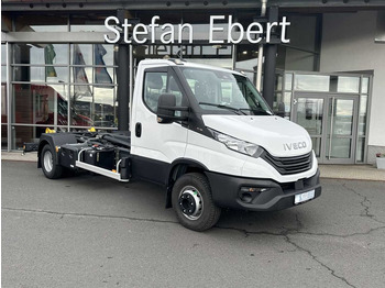 Camion cu cârlig IVECO Daily 70c18