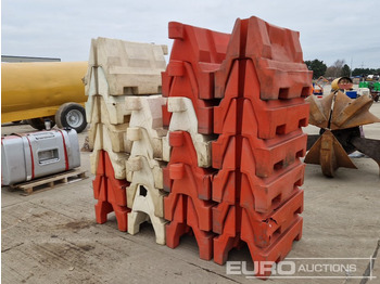 Echipamente de constructii Bundle of Water Filled Barriers: Foto 3