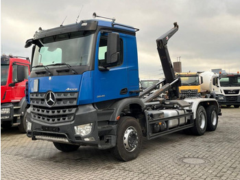 Camion cu cârlig MERCEDES-BENZ Arocs 2645