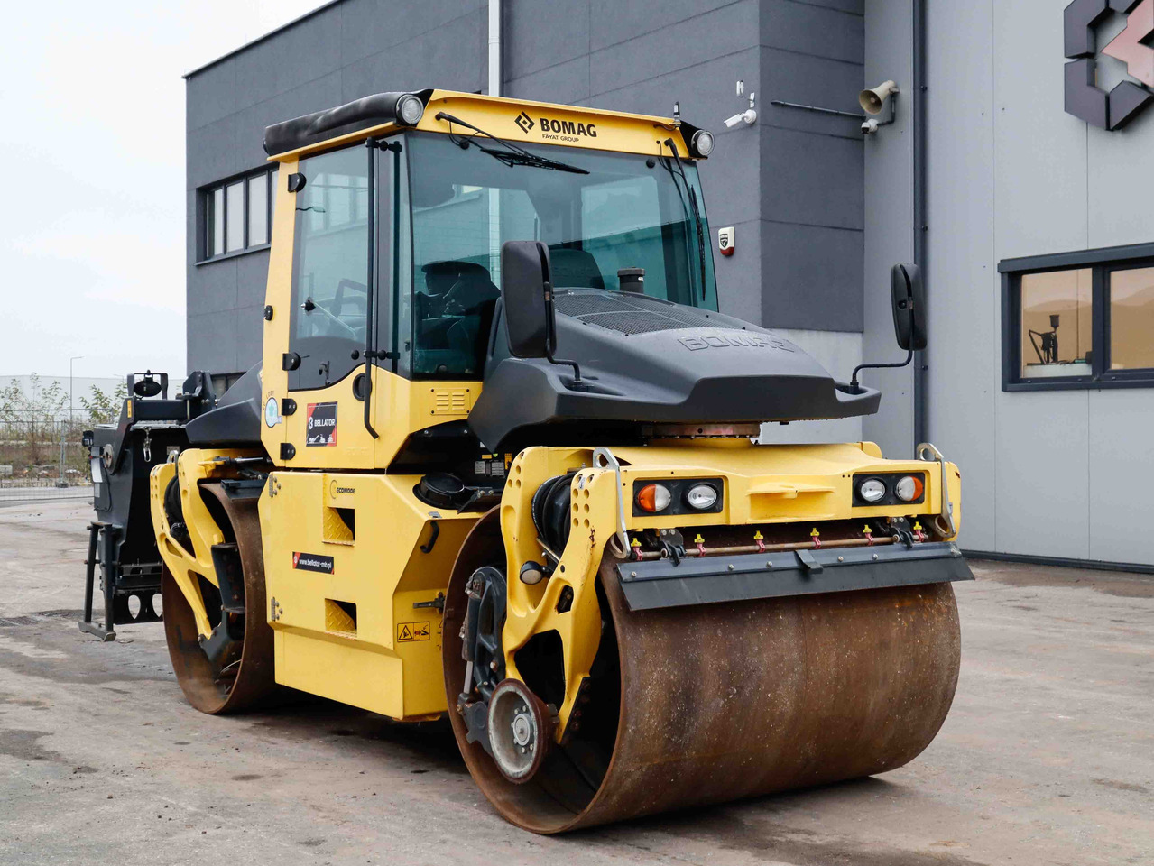 Cilindru compactor pentru asfalt BOMAG BW 174 AP-4i: Foto 9