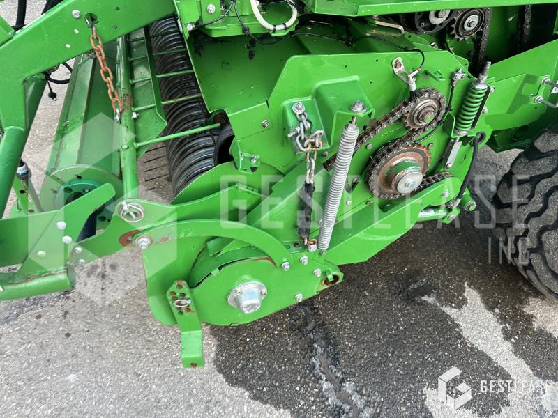 Presă baloţi rotunzi John Deere V461 M: Foto 9