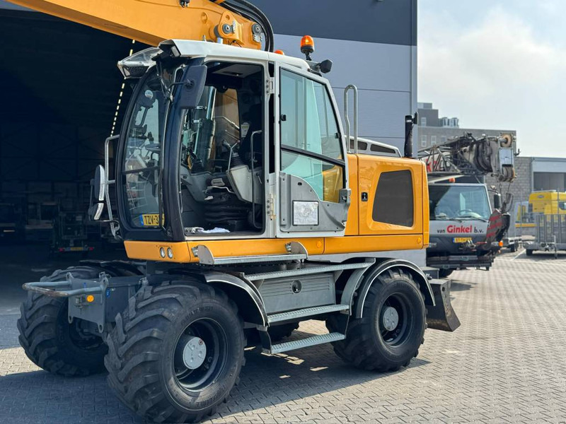 Excavator pe roţi Liebherr A 914 Litronic: Foto 15