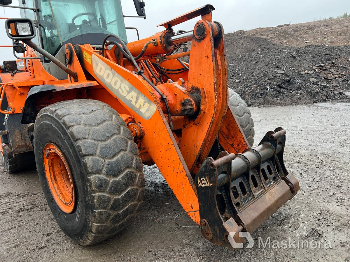 Încărcător frontal pe pneuri Hjullastare Doosan DL300-3: Foto 19