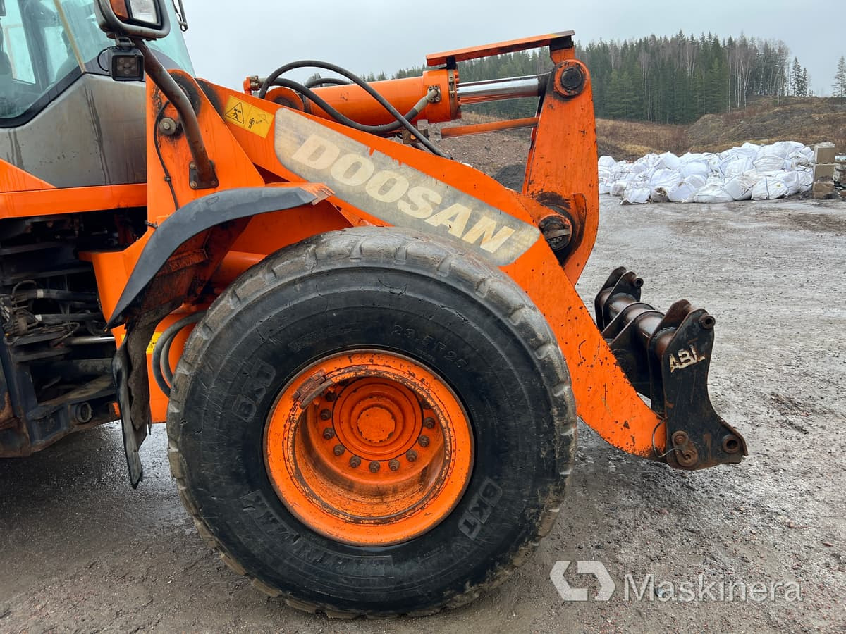 Încărcător frontal pe pneuri Hjullastare Doosan DL300-3: Foto 20