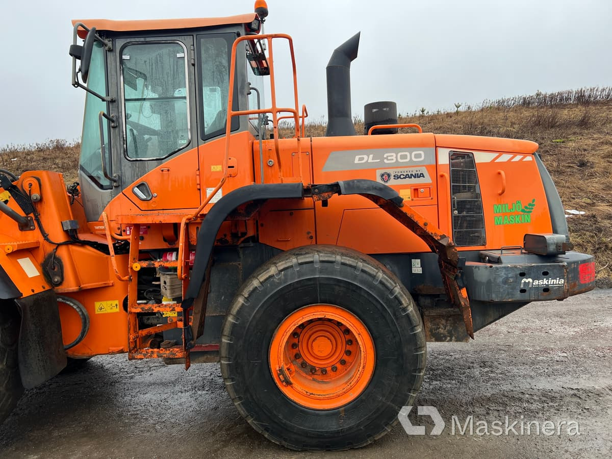 Încărcător frontal pe pneuri Hjullastare Doosan DL300-3: Foto 15