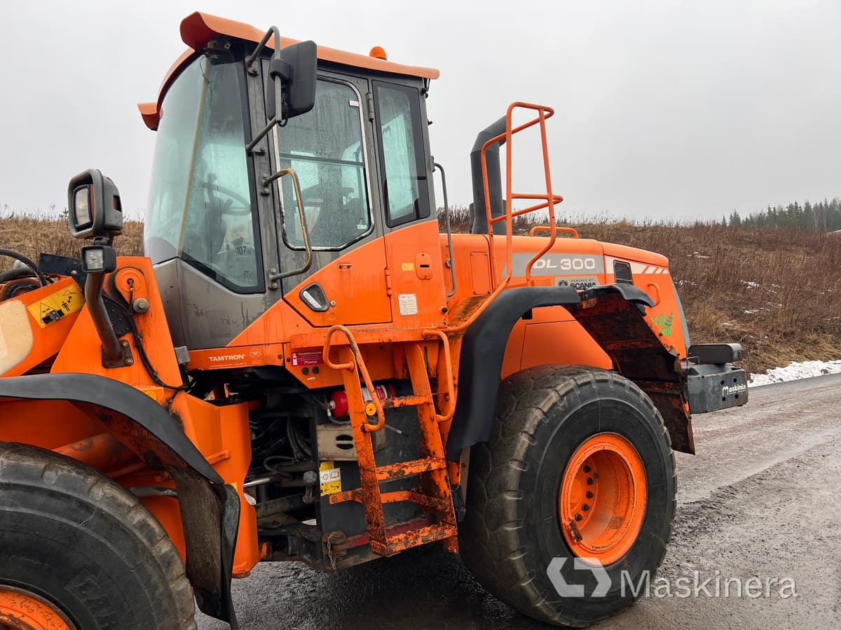 Încărcător frontal pe pneuri Hjullastare Doosan DL300-3: Foto 9