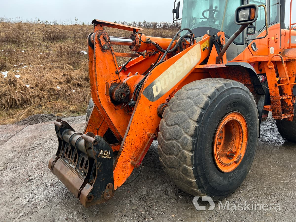 Încărcător frontal pe pneuri Hjullastare Doosan DL300-3: Foto 17