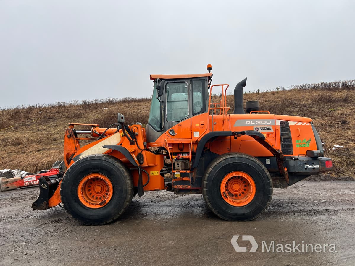 Încărcător frontal pe pneuri Hjullastare Doosan DL300-3: Foto 8