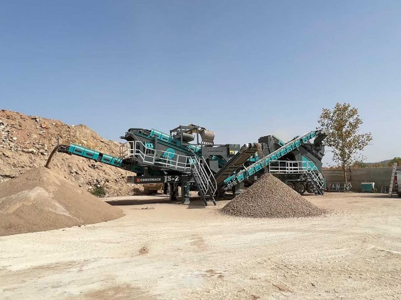 Utilaje constructii nou Constmach Mobile Impact Crushing And Screening Plant With Capacity Of 150-200 Tons: Foto 6