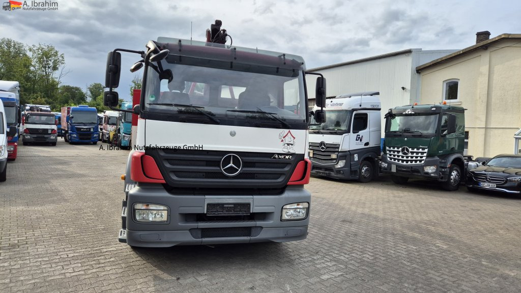 Camion platformă, Camion cu macara Mercedes-Benz 1829L mit Kran HIAB 111 C-2 mit Funk FB, Palettengabel: Foto 8