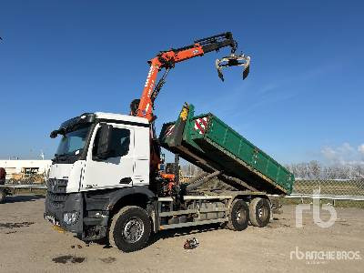 Camion platformă, Camion cu macara MERCEDES-BENZ AROCS 2843 6x4 COE w/ 2013 Atlas 172.E3 crane: Foto 9