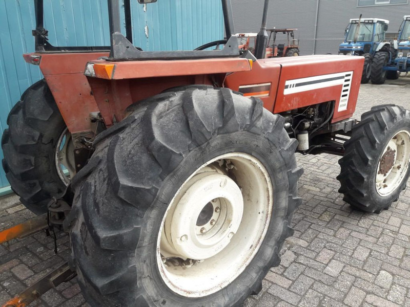 Tractor agricol Fiat 65-66 DT: Foto 10