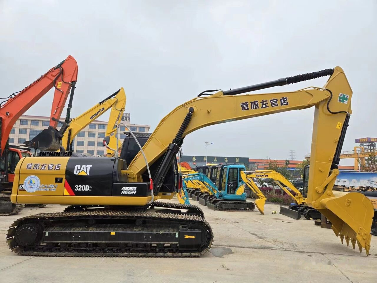 Excavator pe şenile Caterpillar 320D2: Foto 9