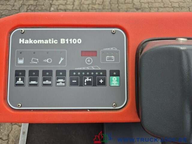 Măturătoare stradală Hako Hakomatic B1100 Kehr- Nass- Scheuersaugmaschine: Foto 6