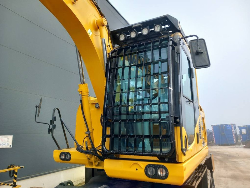 Excavator pe roţi Komatsu PW148-10: Foto 7