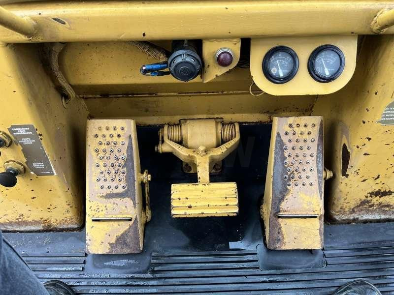 Încărcător pe şenile Caterpillar 953: Foto 47