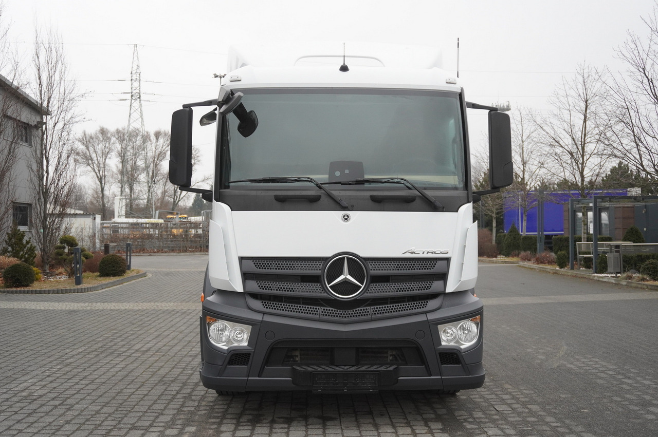 Camion şasiu MERCEDES-BENZ Actros 1824 / 9.1 m chassis / sleeping cabin: Foto 8