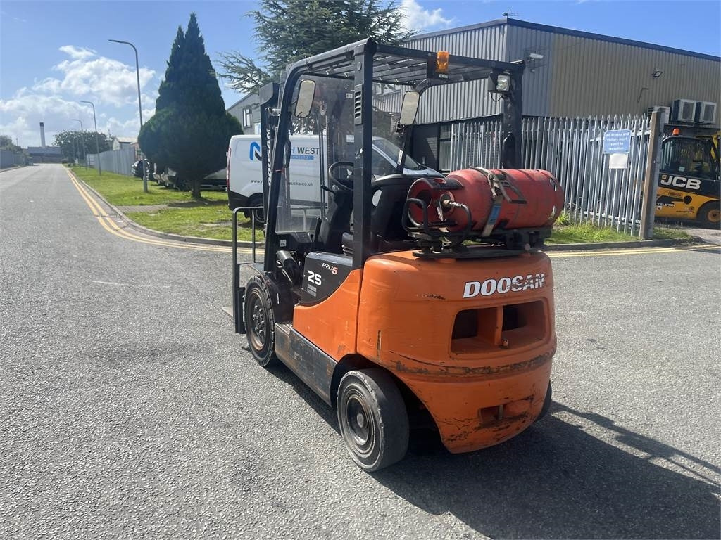 Leasing de Doosan G25P-5  Doosan G25P-5: Foto 6