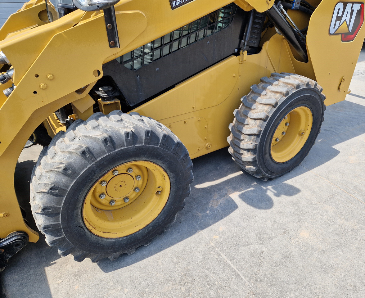 Mini încărcător CATERPILLAR 262D3: Foto 12