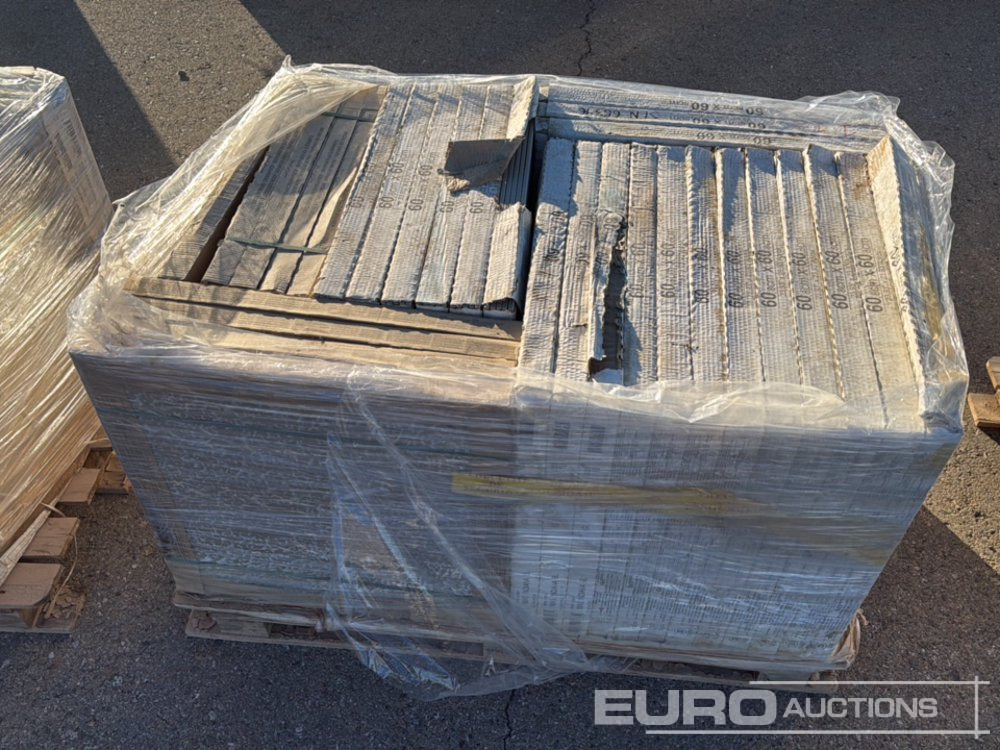 Echipamente de constructii Pallet of Tiles (4 Of): Foto 6