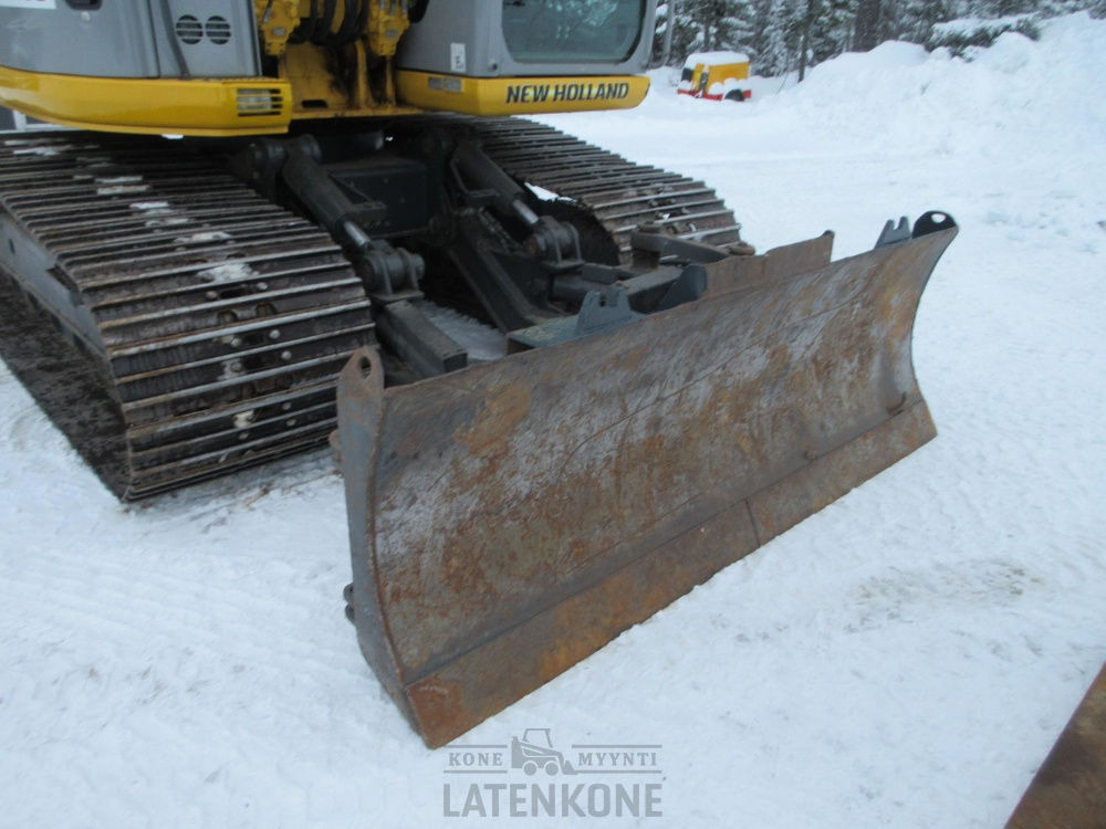 Excavator pe şenile New Holland E150BSR-2 Blade Runner: Foto 19