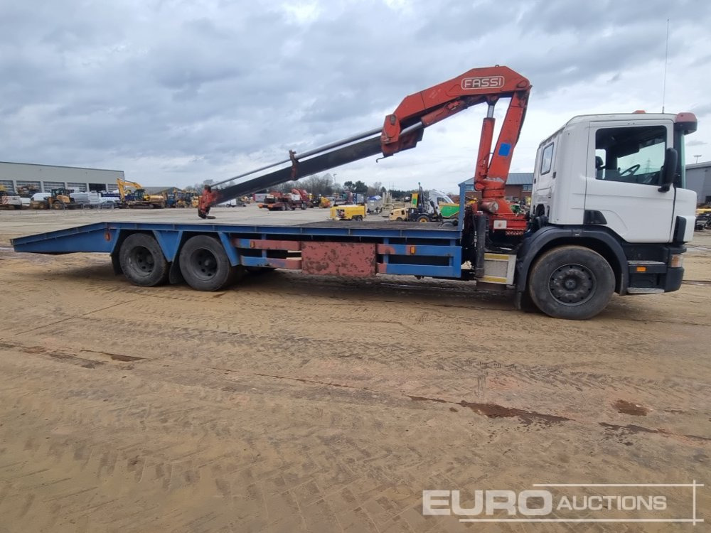 Camion platformă pentru transport de utilaje grele 1999 Scania 94D-340: Foto 6