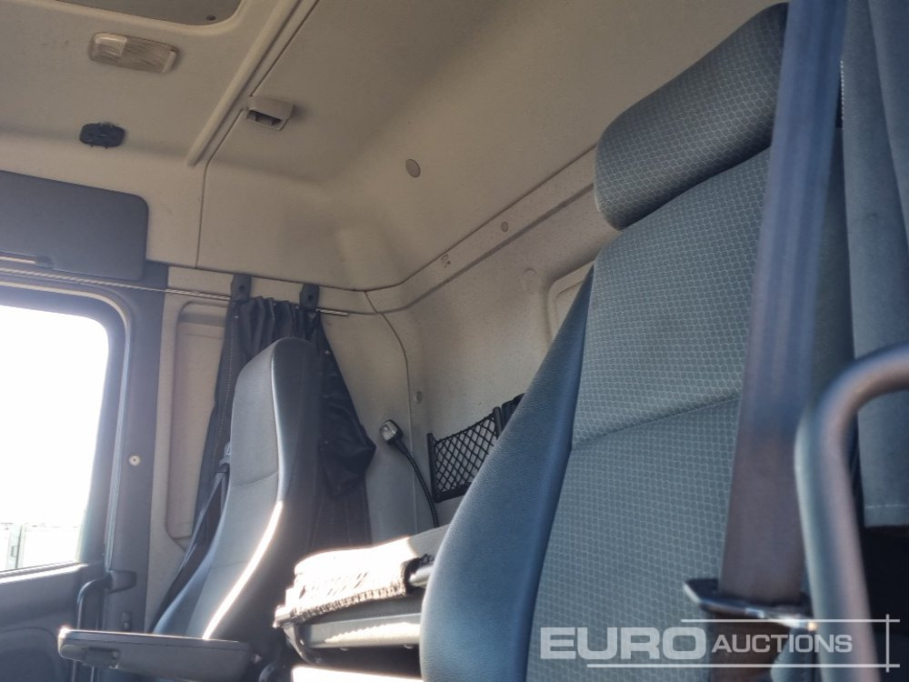 Camion platformă pentru transport de utilaje grele 2014 Scania G410: Foto 35