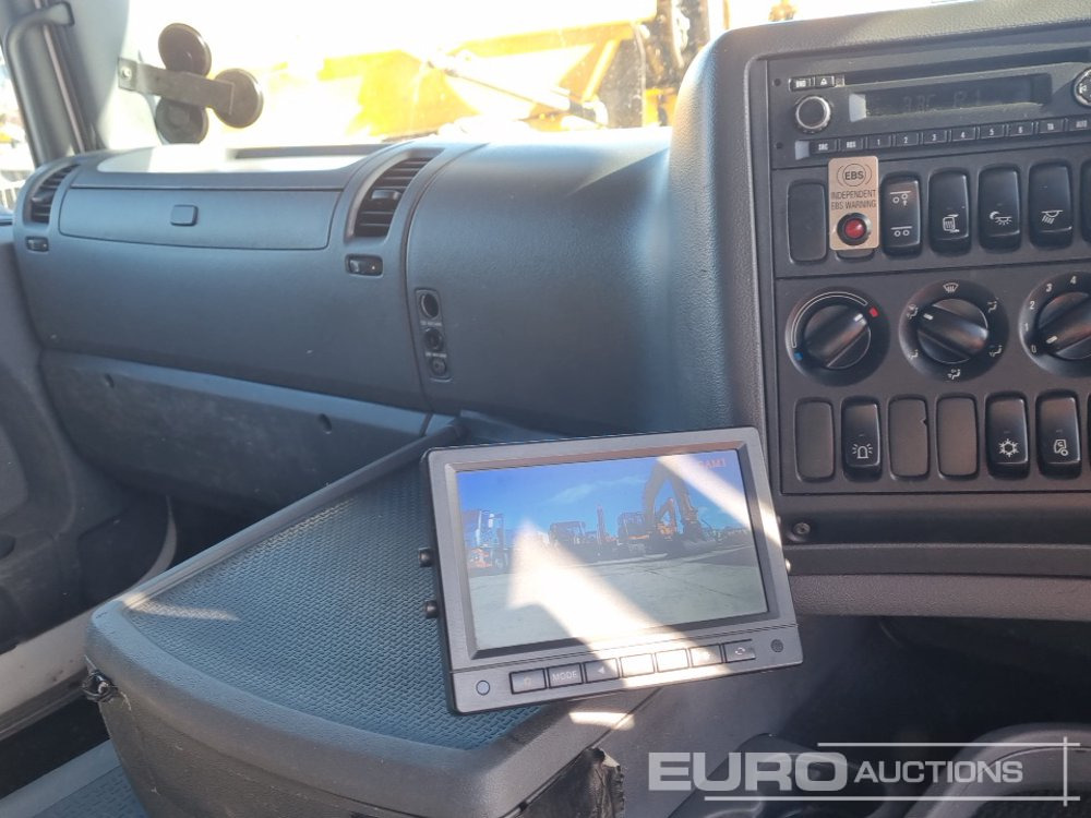 Camion platformă pentru transport de utilaje grele 2014 Scania G410: Foto 39