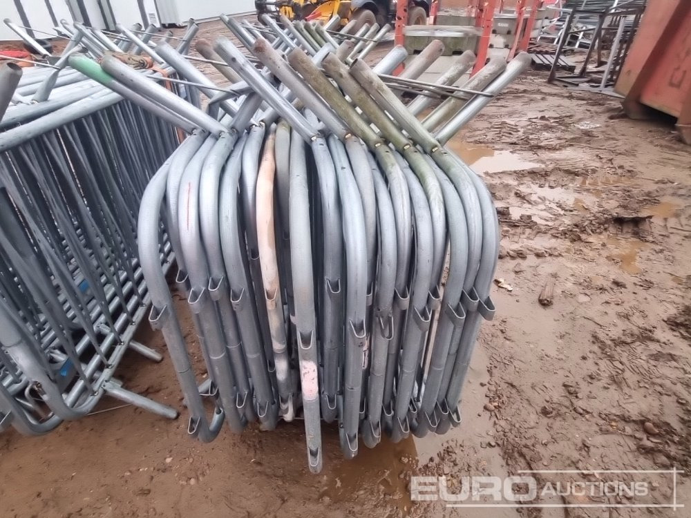 Echipamente de constructii Bundle of Metal Safety Barriers (2 of): Foto 6