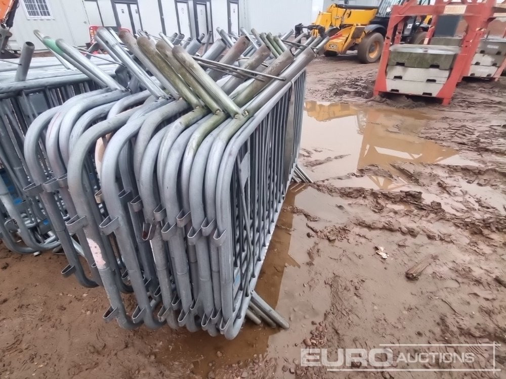 Echipamente de constructii Bundle of Metal Safety Barriers (2 of): Foto 7